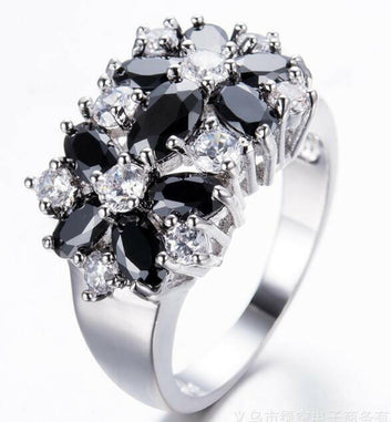Floral Elegance Wedding Ring - Nature-Inspired Design Black