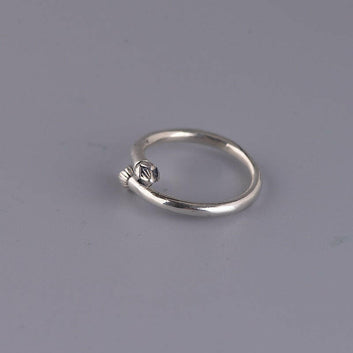 Vintage Charm Feather Ring in Silver