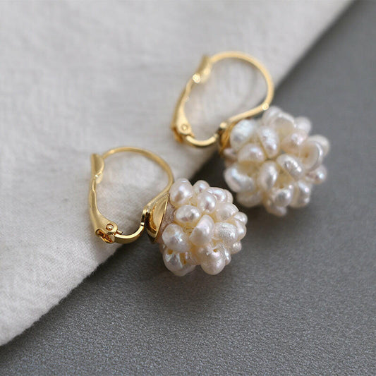Minimalist 14k Gold Natural Pearl Earrings Picture color