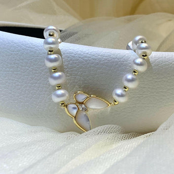 Elegant Freshwater Pearl Four-Sided Light Bracelet