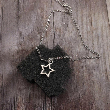 Hollow Stars Clavicle Chain Necklace